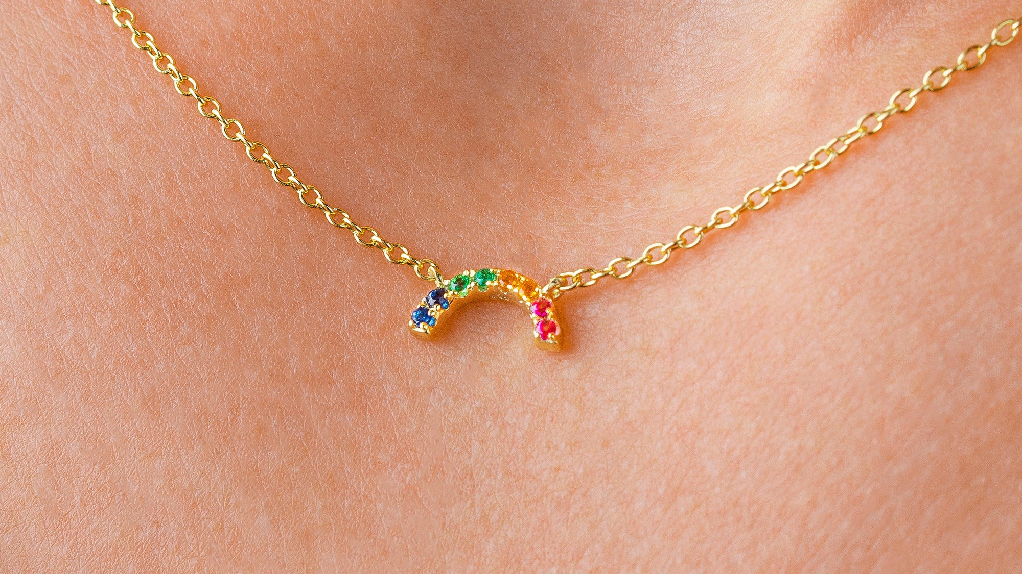 ¡Ya está aquí! El colgante arcoíris de Andrea Rueda y Mery Turiel