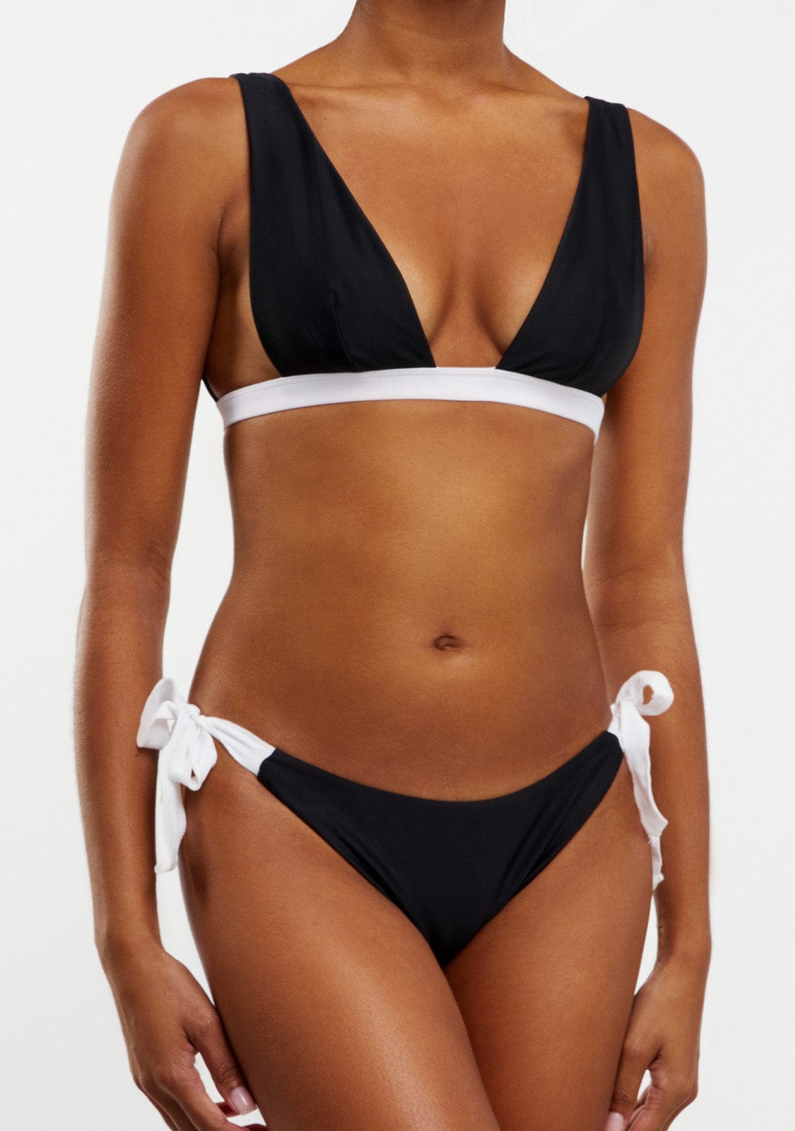 Bikini Top Kaia + Braguita Riva Blanco y Negro