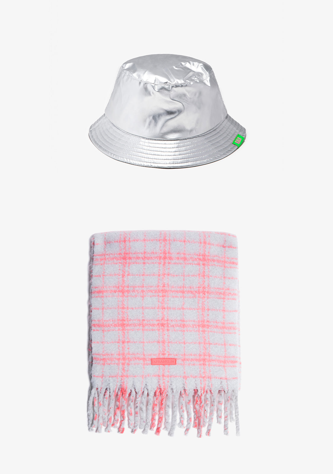 Bucket Shiny Silver + Nordic Bomb Plaid Scarf Grey Kalk