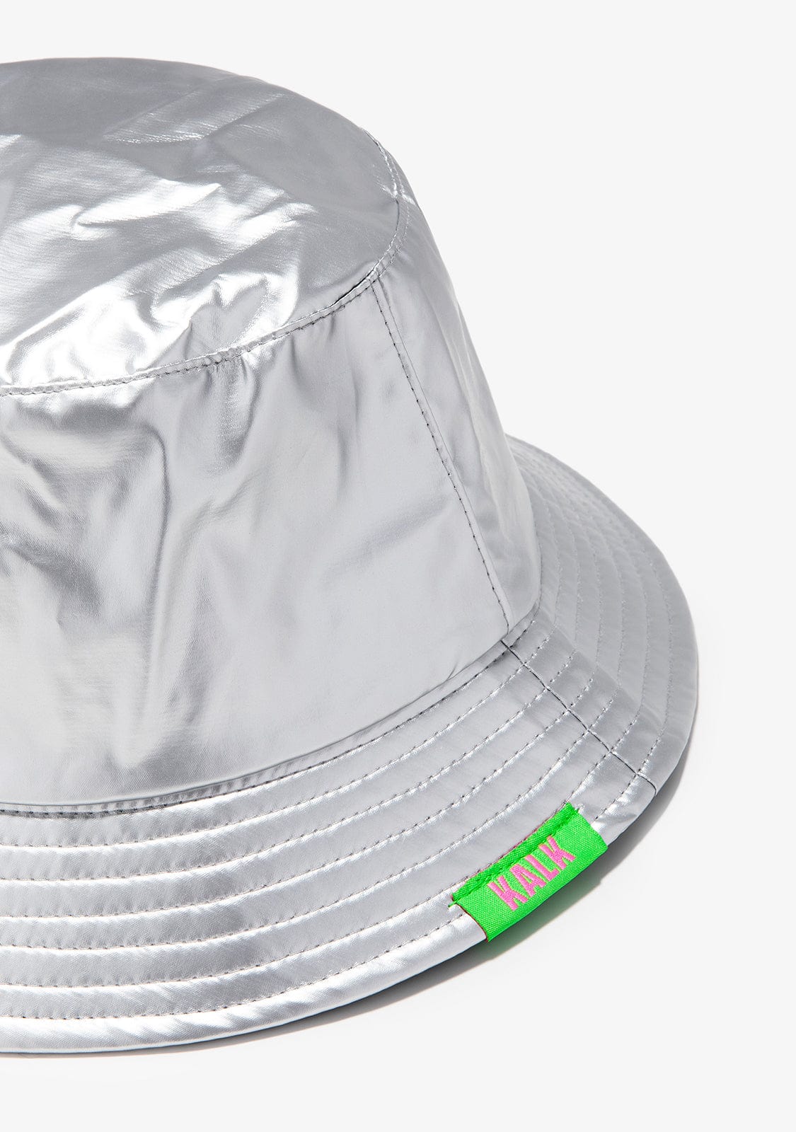 Bucket Shiny Silver + Nordic Bomb Plaid Scarf Grey Kalk