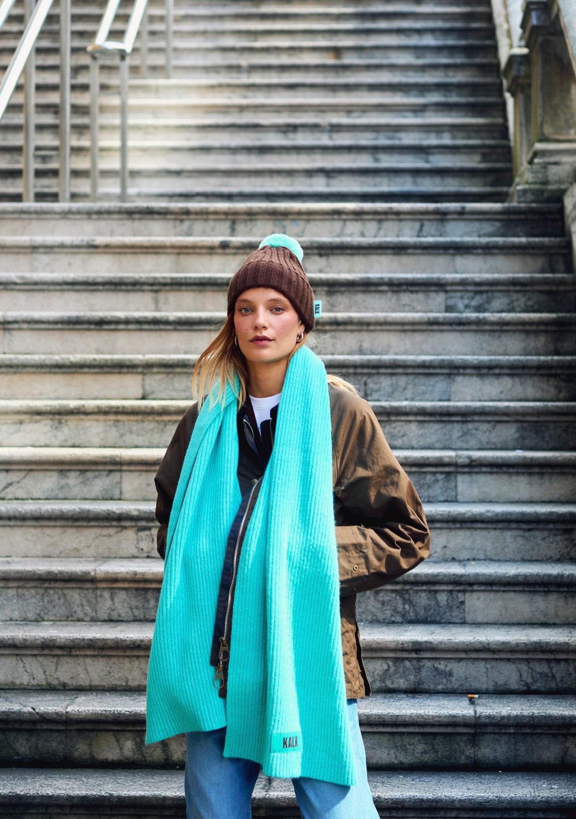 Beanie Globe Brown + Scarf Globe Blue Kalk