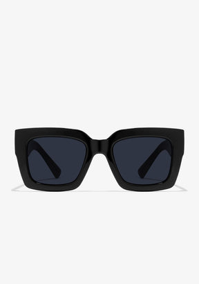 Audrey Black / Black