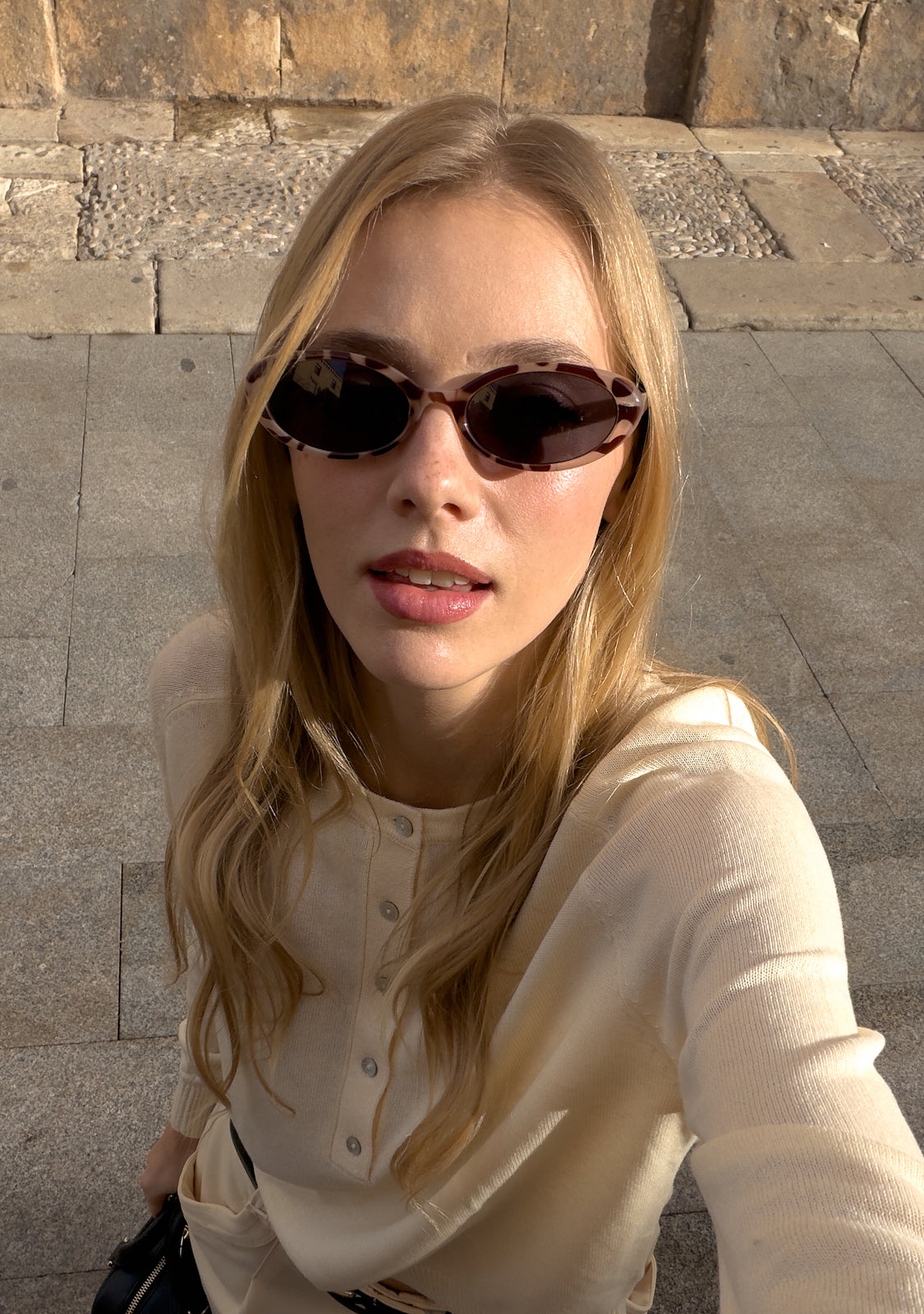 Occhiali da Sole Ovali Tartarugati Beige Diana