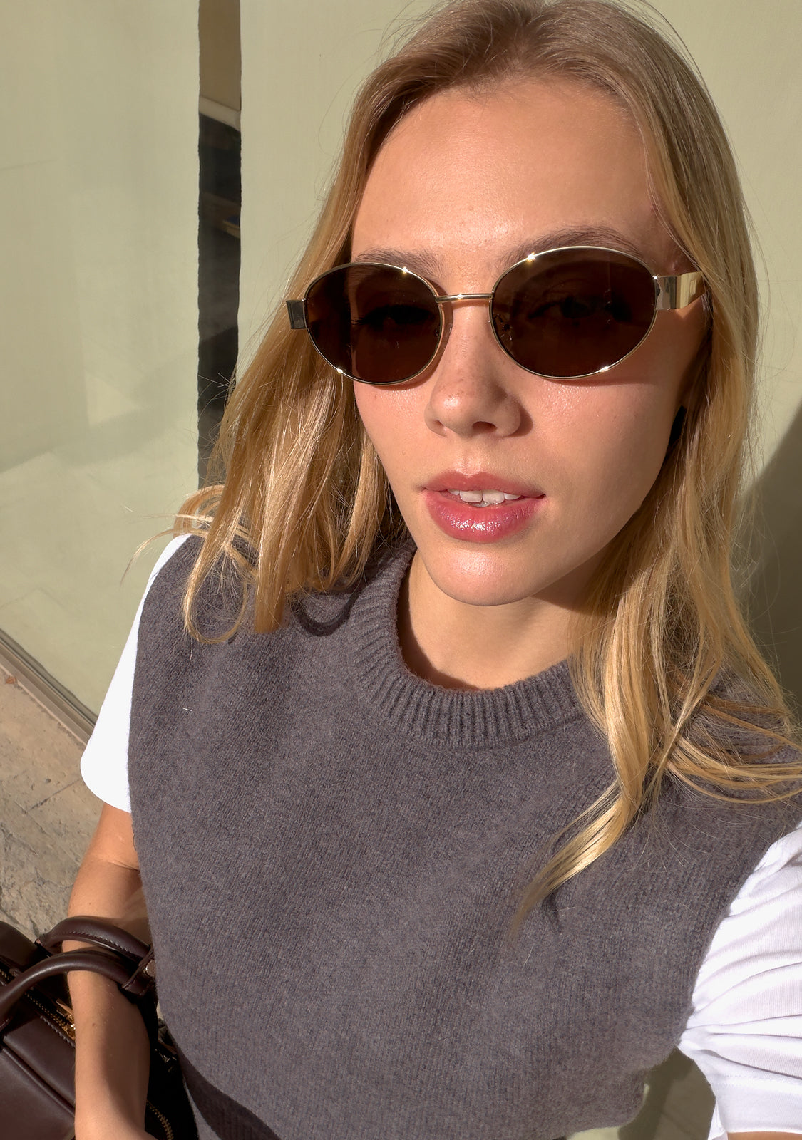 Occhiali da Sole Ovali Oro con Lenti Marroni Gaia