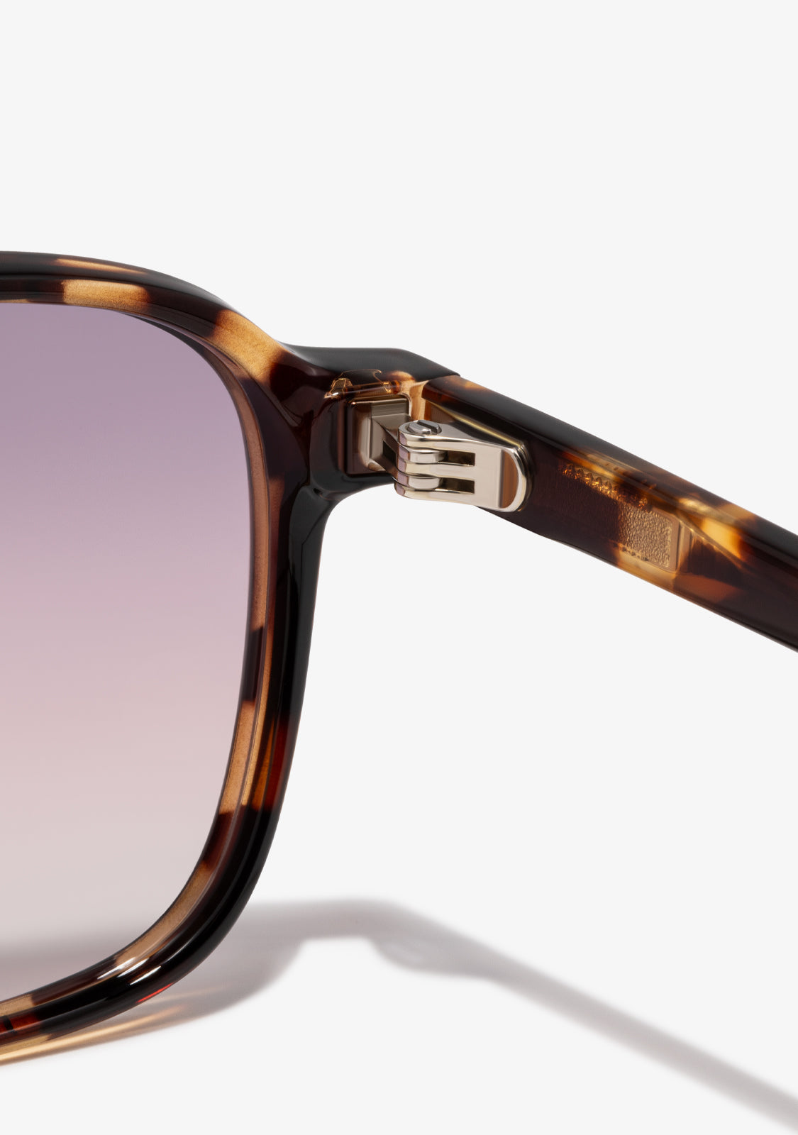 Nora Light Tort / Grad Brown