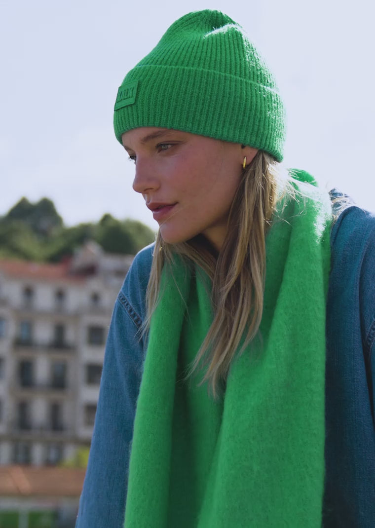 Load video: Beanie First Green Kalk