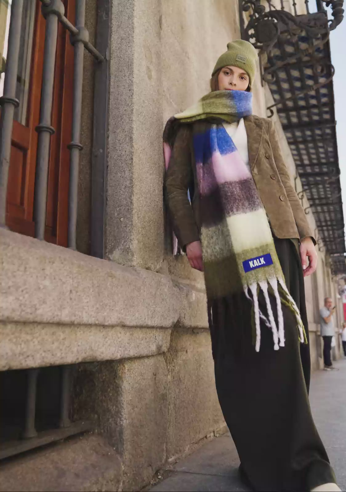 Load video: Scarf Vibrant Olive Green Kalk