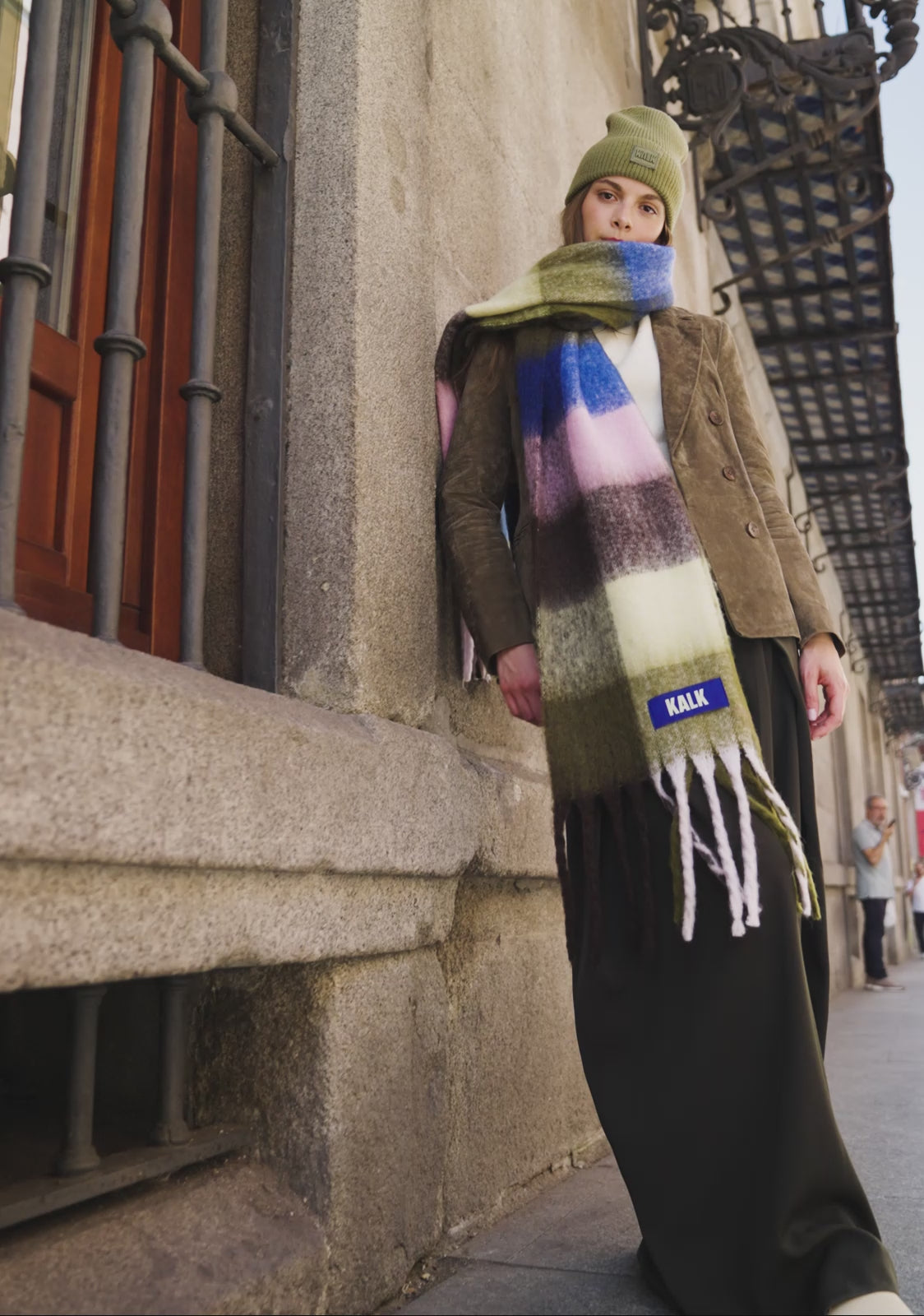 Load video: Scarf Vibrant Olive Green Kalk