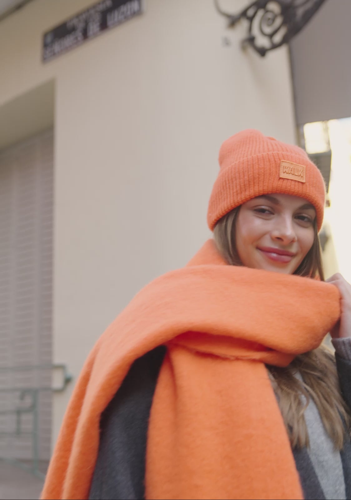 Video laden: Strickmütze Orange