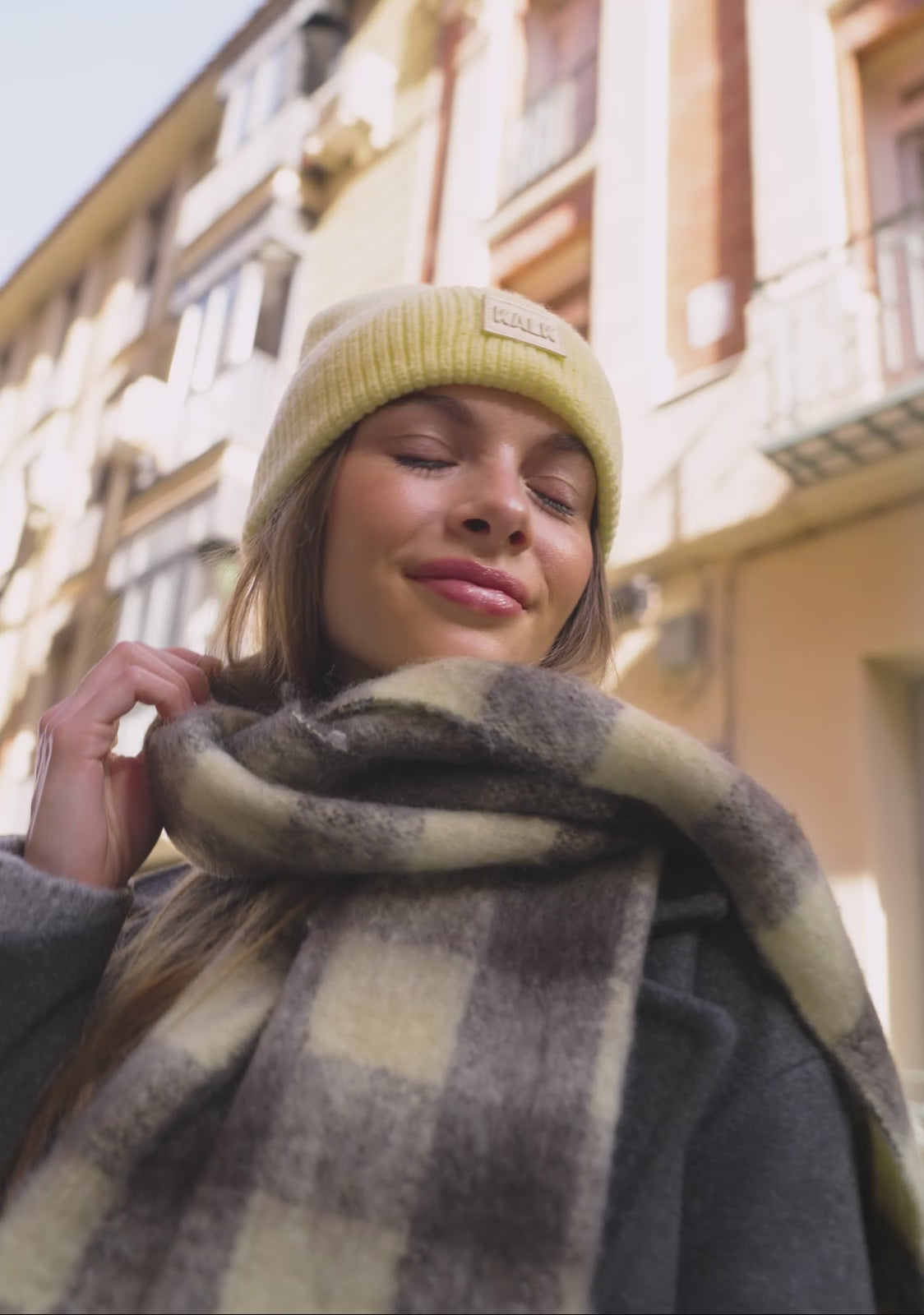 Carregar vídeo: Gorro de Malha Amarelo Manteiga