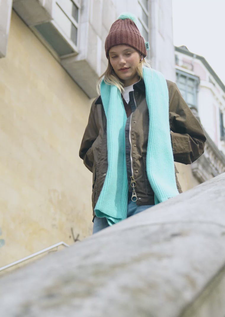 Carica video: Beanie Globe Brown Kalk