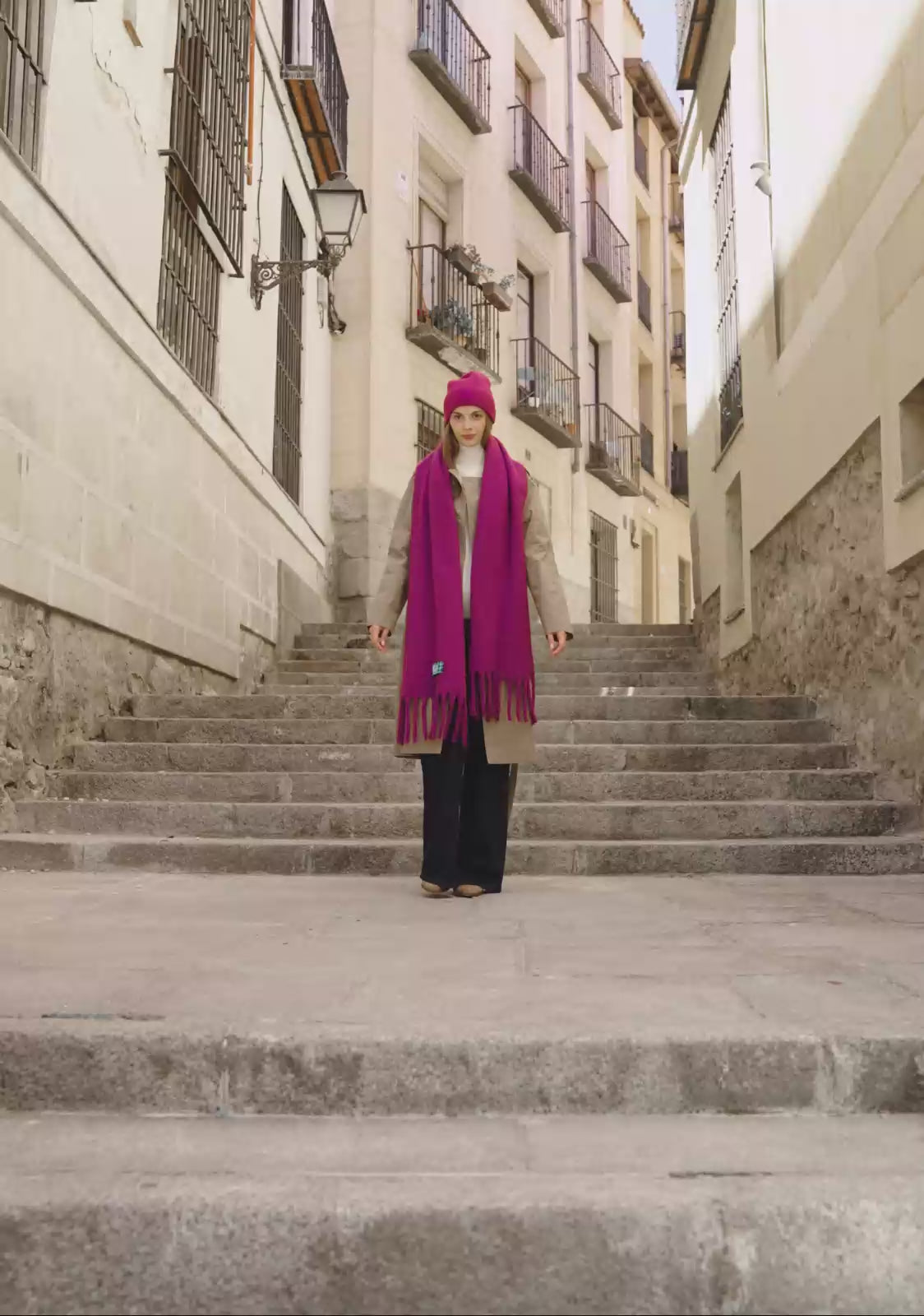 Carregar vídeo: Scarf First Wine Kalk