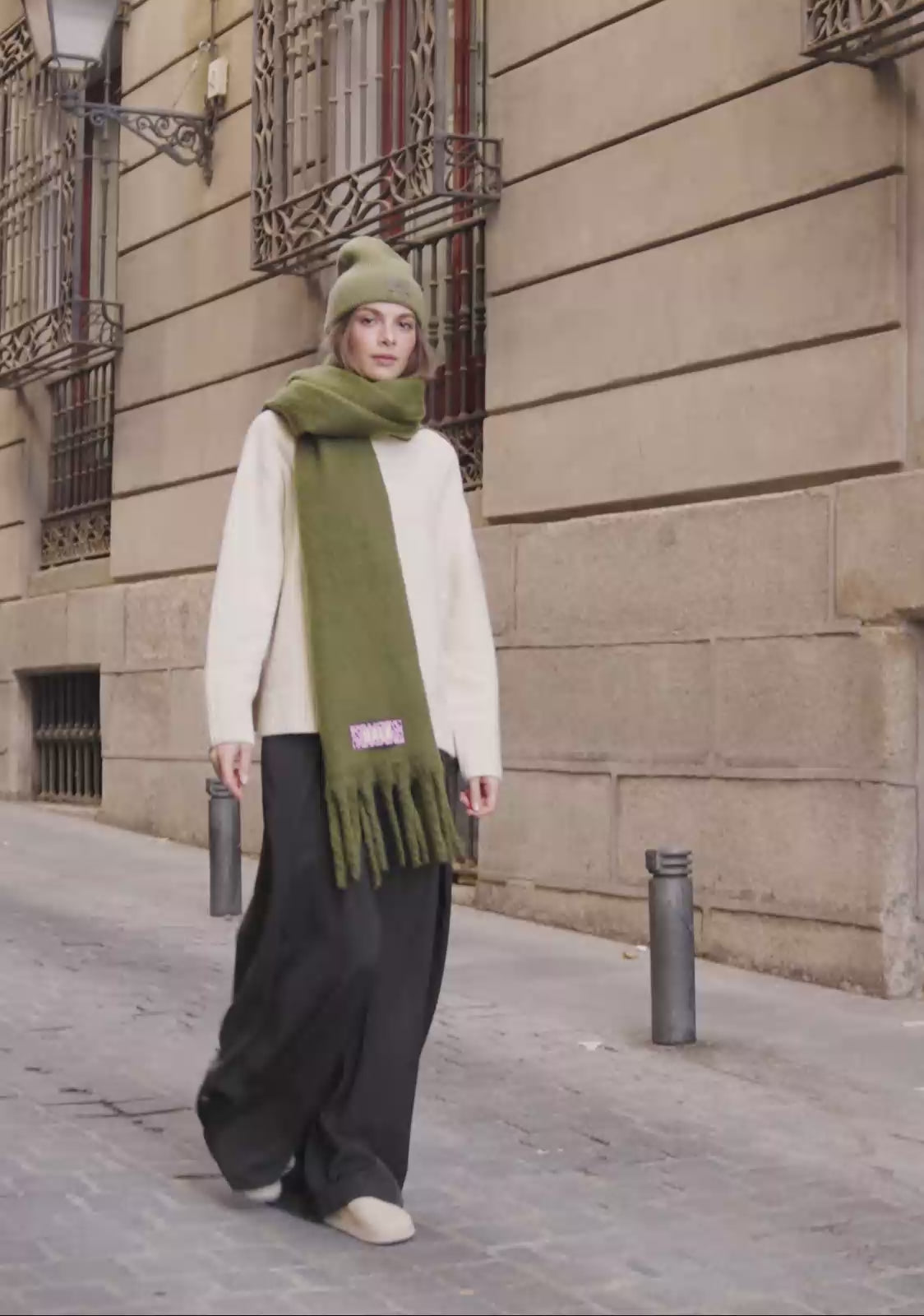 Cargar video: Scarf First Olive Green Kalk