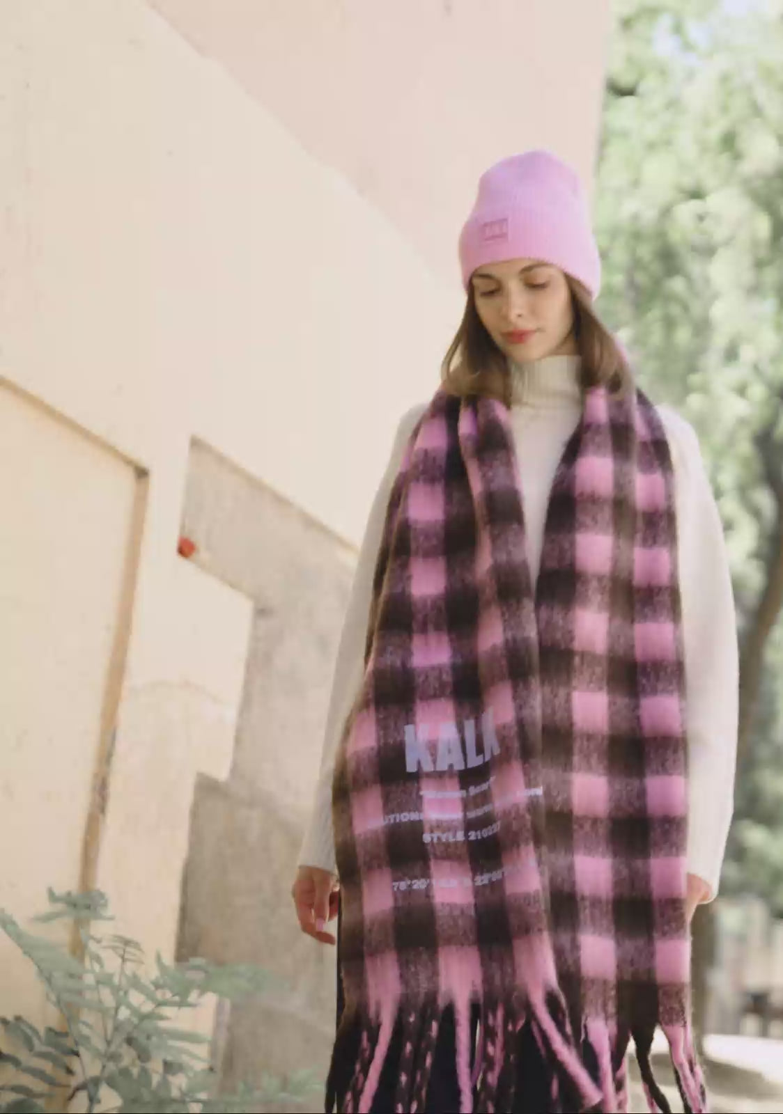 Load video: Scarf Vision Pink &amp; Brown Kalk
