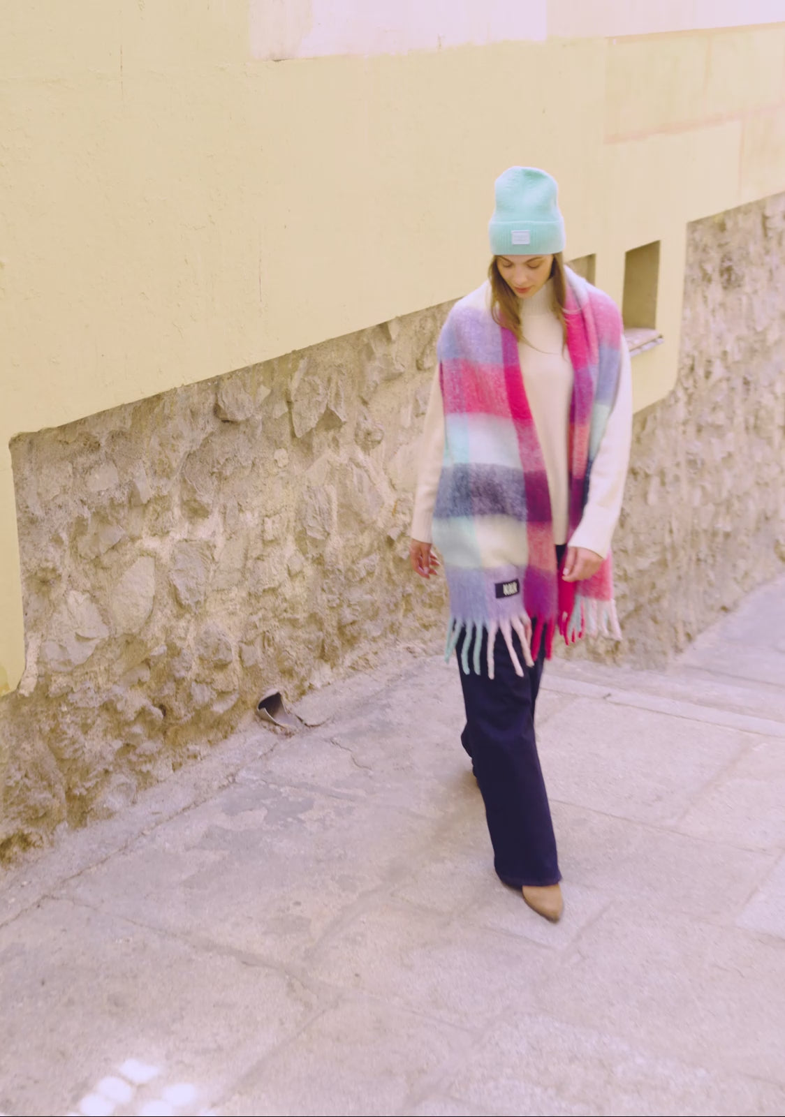 Carregar vídeo: Scarf Vibrant Mint Kalk