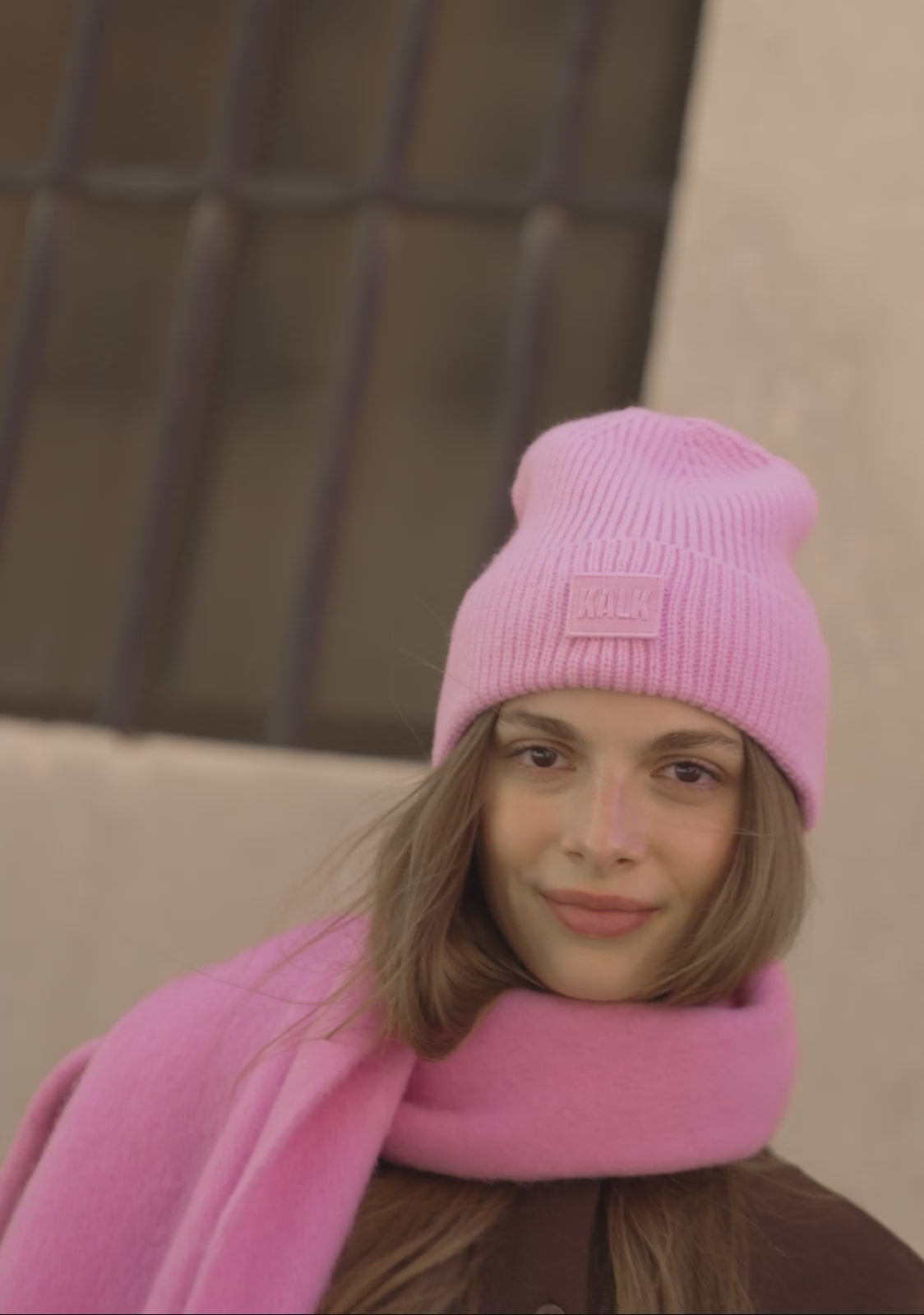 Carregar vídeo: Gorro de Malha Rosa Orquídea