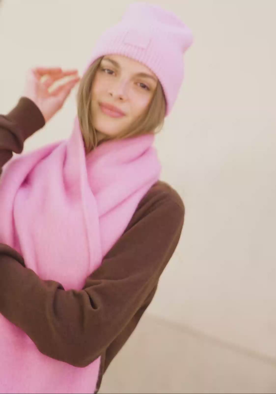 Load video: Scarf First Orchid Pink Kalk