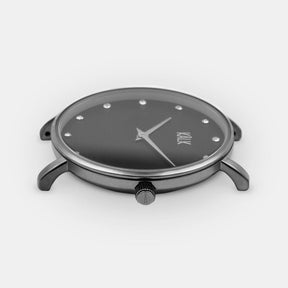 Verträumte schwarze Uhr