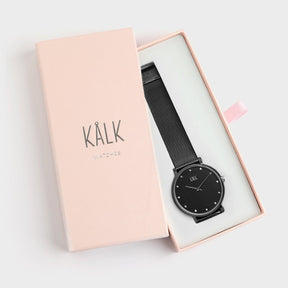 Verträumte schwarze Uhr