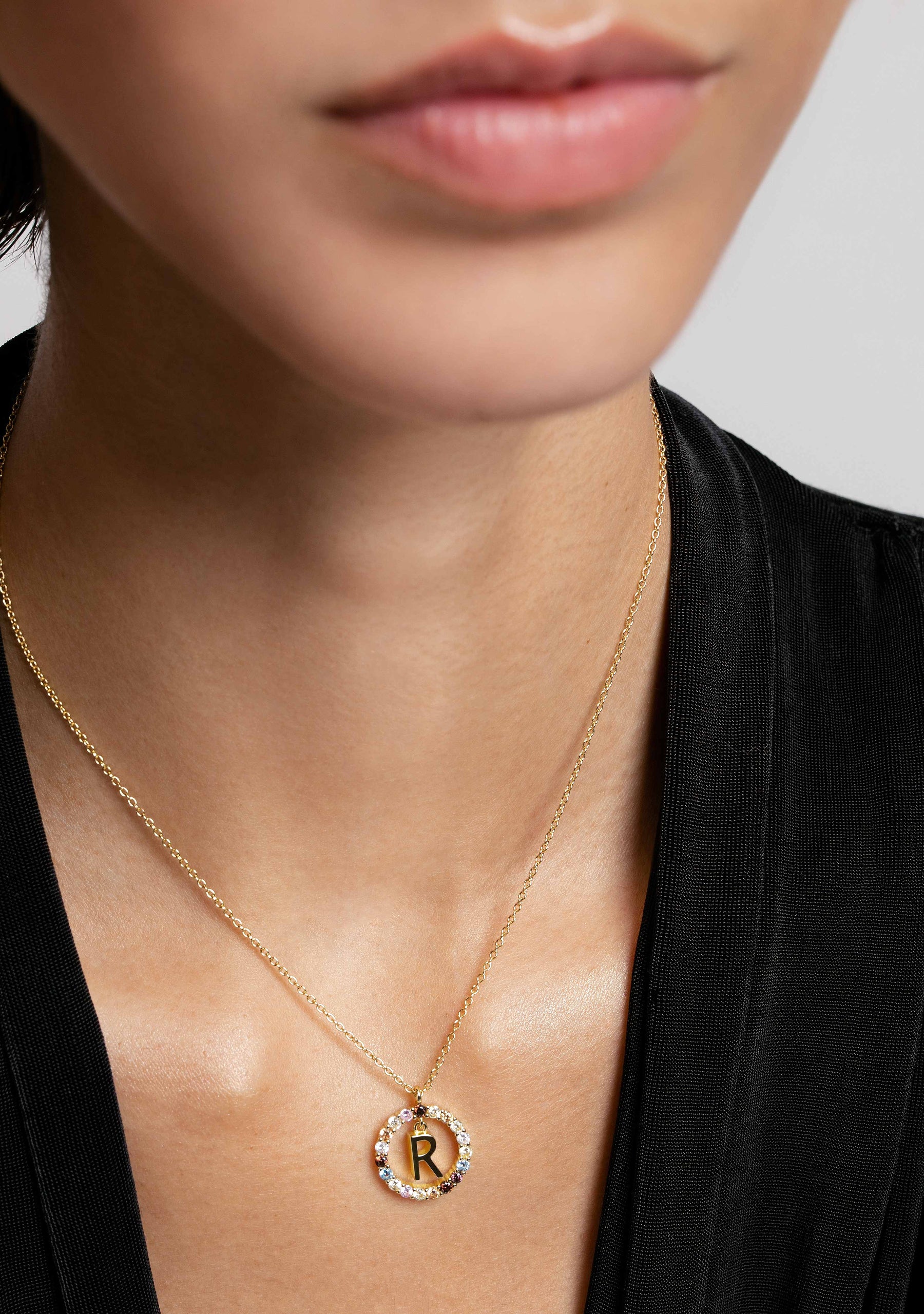 R letter pendant gold deals