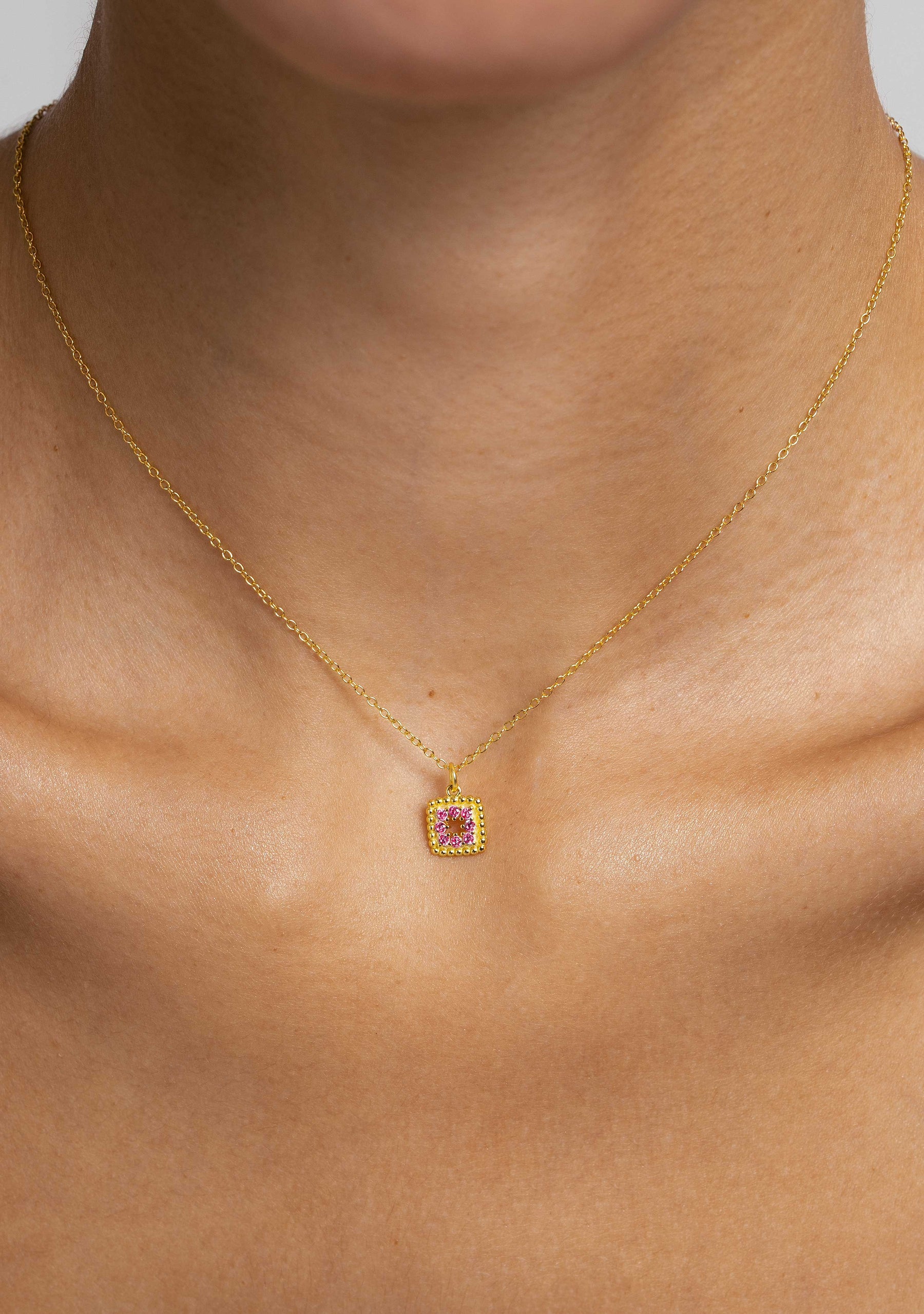 Collar Baño Oro 18K Con Circonitas Rosas Cubo