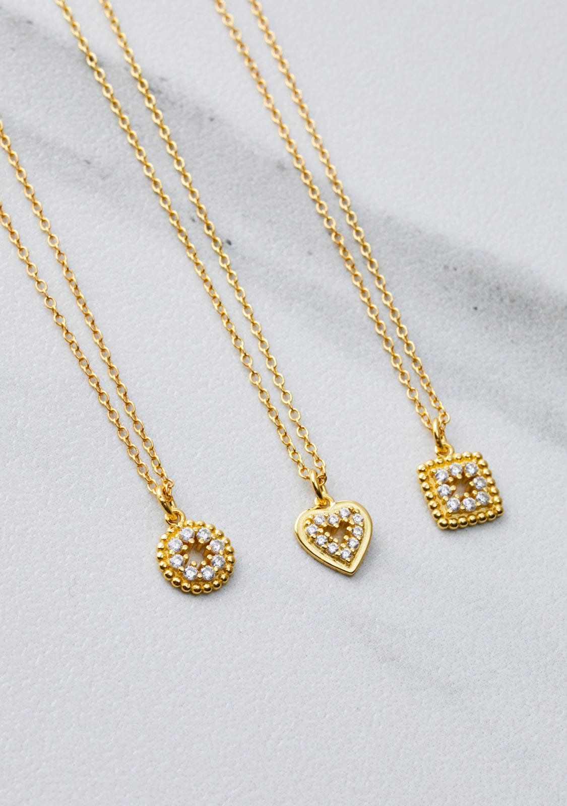 Collar Corazón Baño Oro 18K  Con Circonitas Blancas Cora