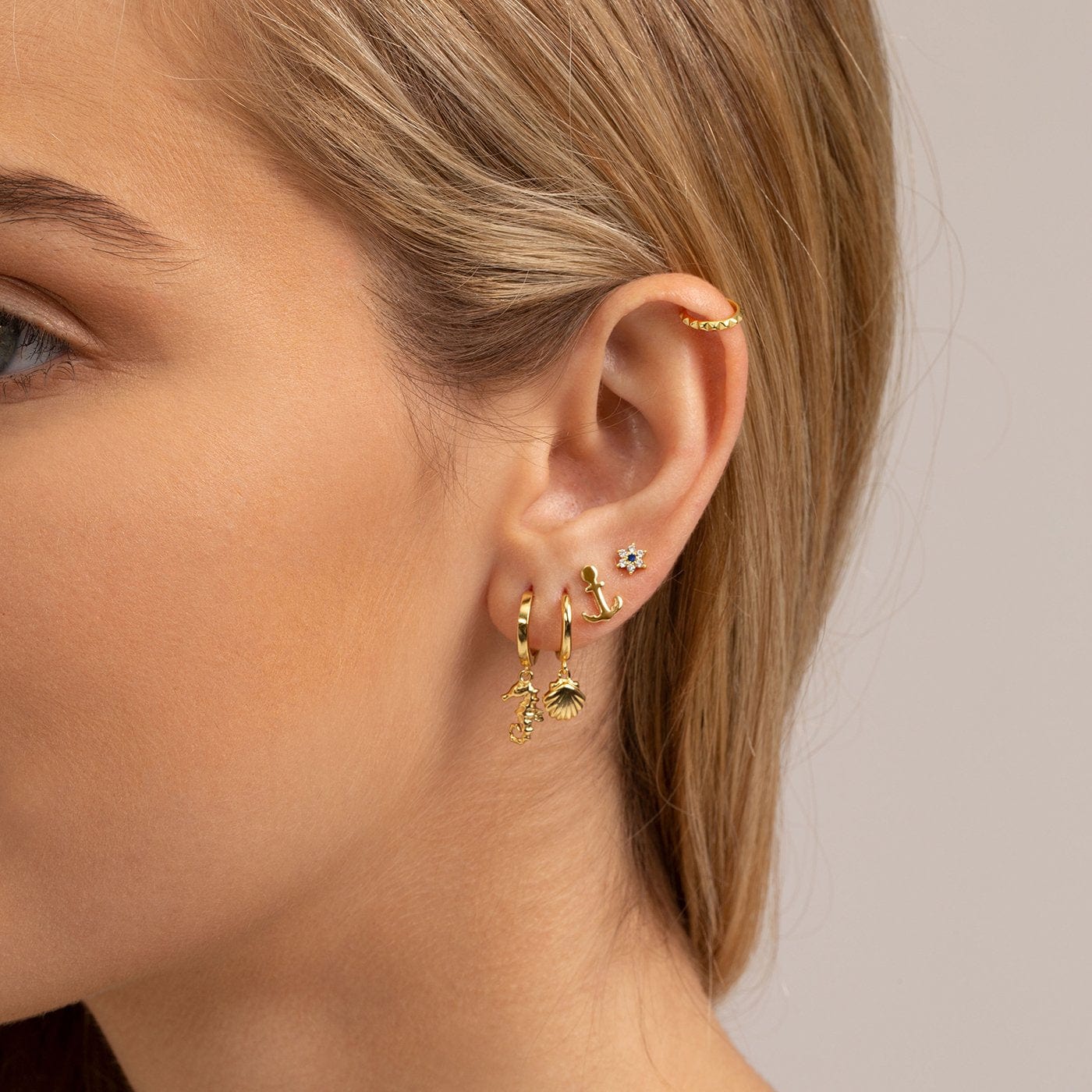 Seahorse Hoop Piercing Gold